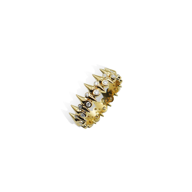 korōnē studs ring.