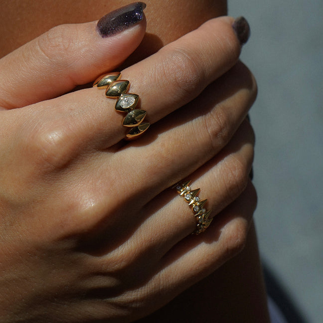 korōnē studs ring