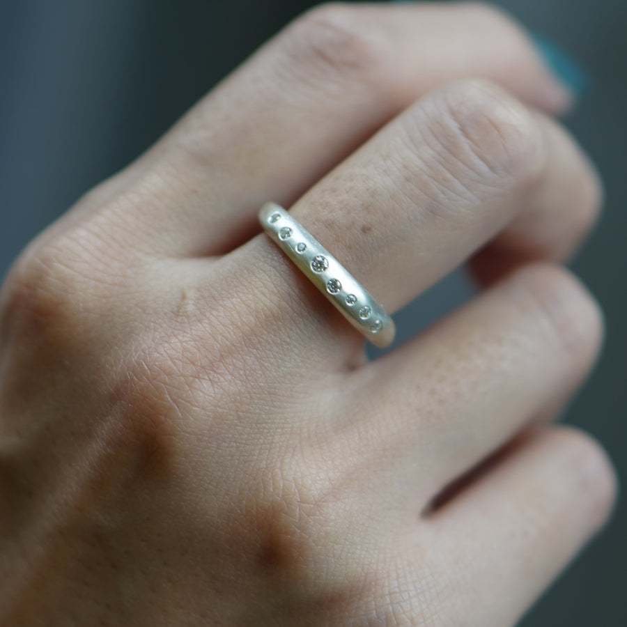 warped single moissanite ring [YOSHIDA NAGI × GYPPHY]