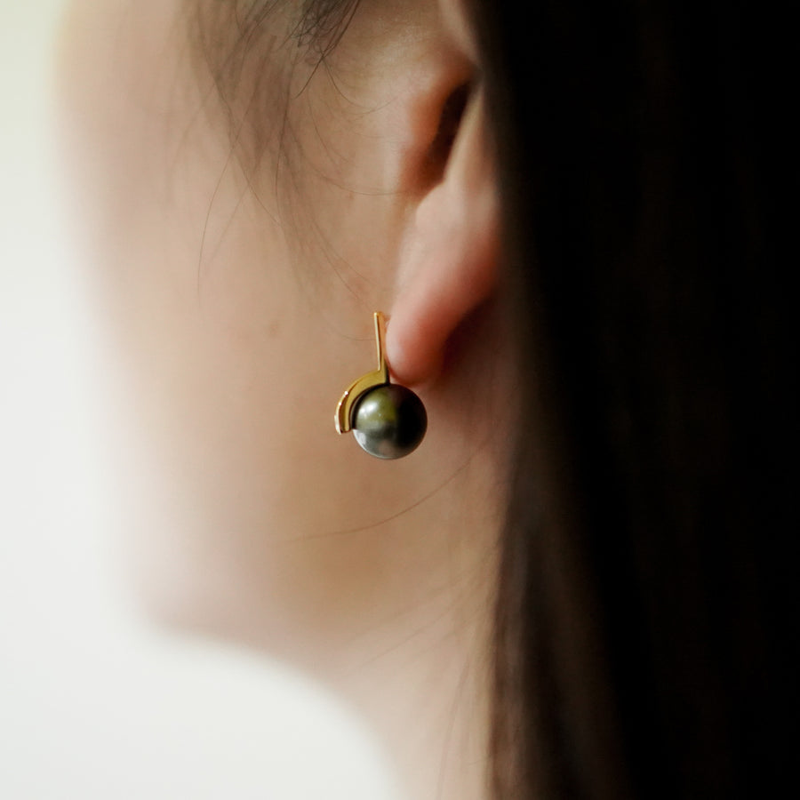 String black-lip Pearl Earring-ピアス-GYPPHY｜モアサナイトジュエリー